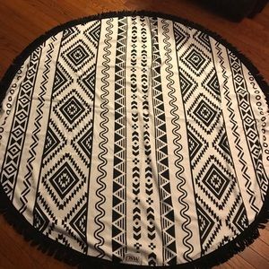 NWT BLUE round beach towel blue n white
